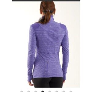 Lululemon Run Your Heart Out Pullover‎ Size 8